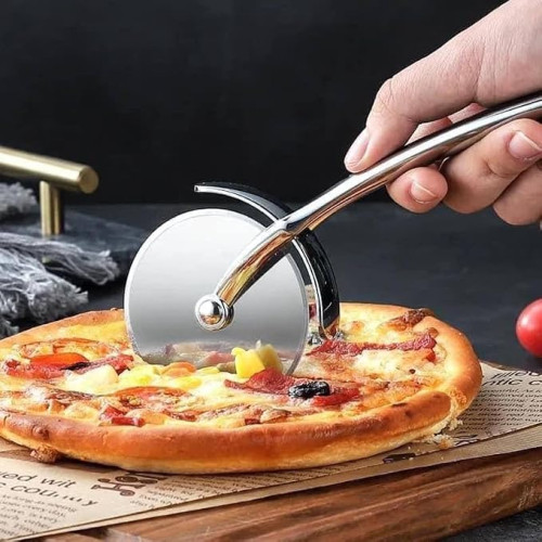 FASHION.HOME Pizza Cutter with Sharp Stainless Steel Blade and Professional Design – Suitable for Pizza, Pies & Doughs – Durable and Easy to Clean FASHION.HOME Pizza Cutter with Sharp Stainless Steel Blade and Professional Design – Suitable for Pizza, Pies & Doughs – Durable and Easy to Clean